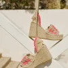 Sandalia cintas en ganchillo fluor fuxia
