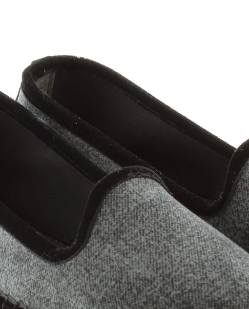 Slipper en terciopelo negro Pitiusa
